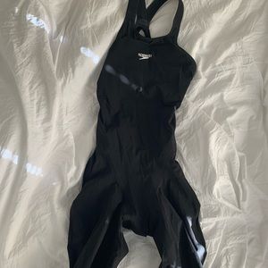 Speedo valor tech suit